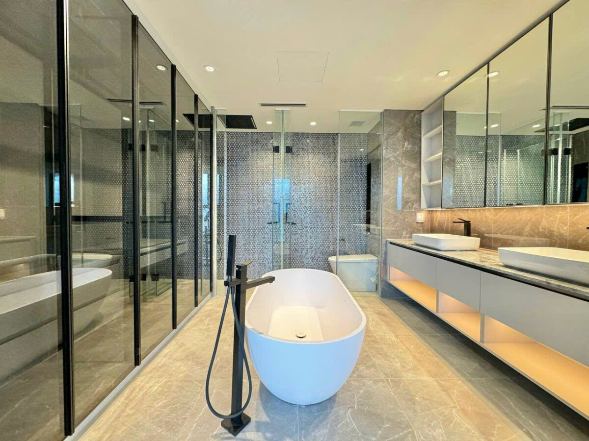4-BEDROOM APARTMENT FOR SALE AT THE OPERA 180M2 DIRECT VIEW OF DISTRICT 1 RIVER, PRICE 73.5 BILLION VND BY OWNER